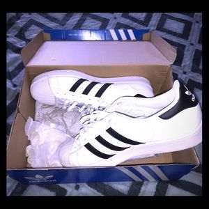 ADIDAS Low Cut Swift Run SHELL TOPS